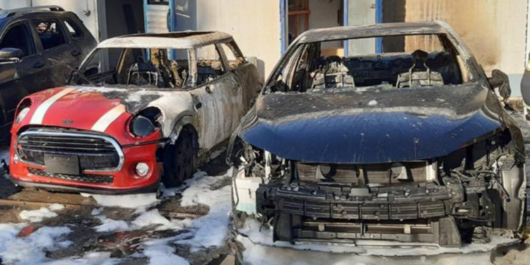 В Варваровке вчерашним вечером сгорело три автомобиля (ФОТО)