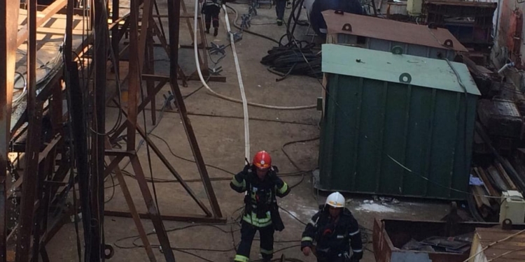 На Николаевском судостроительном заводе – пожар в трюме корабля (ФОТО)