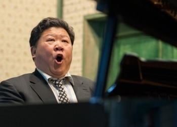 Оперного певца заблокировали в соцсети из-за сходства с лидером Китая