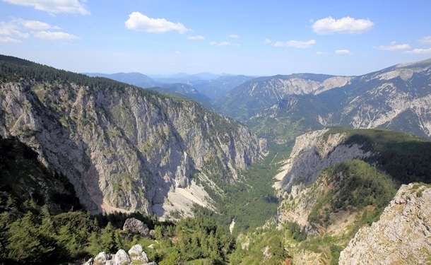 Туристы погибли при камнепаде в Австрии