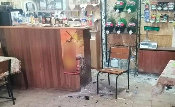 В Полтаве два кафе забросали петардами