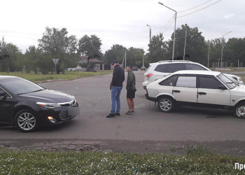 В автомобиль начальника полиции Николаевской области врезался “Москвич”