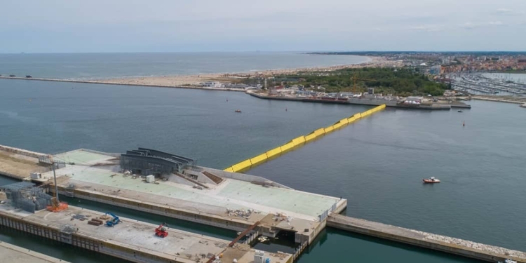 В Венеции протестировали систему защиты от наводнений, которую строили 17 лет (ВИДЕО)