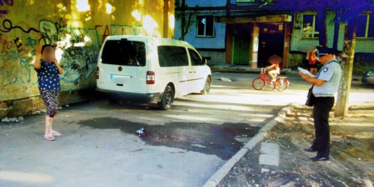 В Николаеве мужчина разбитой бутылкой  пробил шею мужу своей знакомой