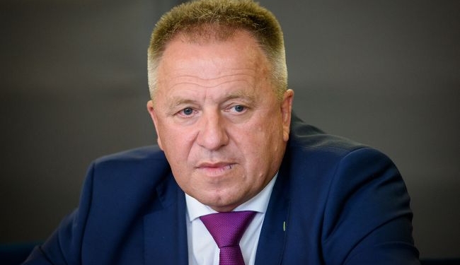 В Словении коррупционный скандал по закупке масок: задержан министр экономики