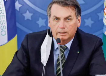 У отрицавшего коронавирус президента Бразилии диагностировали коронавирус