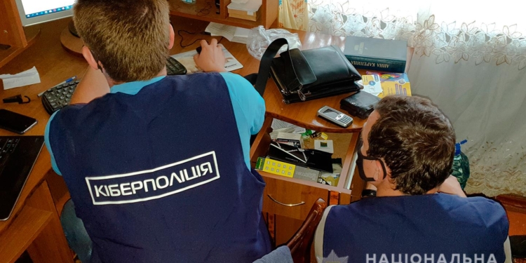 В Николаеве при сотрудничестве с австрийцами разоблачили двух хакеров, опустошавших электронные кошельки (ФОТО, ВИДЕО)