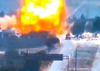 В Сирии подорвали колонну с российскими военными (ВИДЕО)