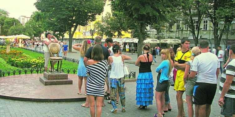 Обвиняемая в убийстве женщины на Аляудах, вместо домашнего ареста гуляет по Одессе