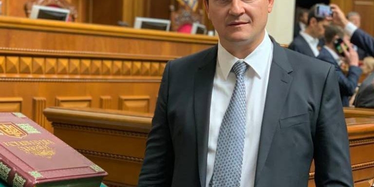 В Железном Порту побили “слугу народа”. Очевидцы утверждают – он был пьян (ВИДЕО)