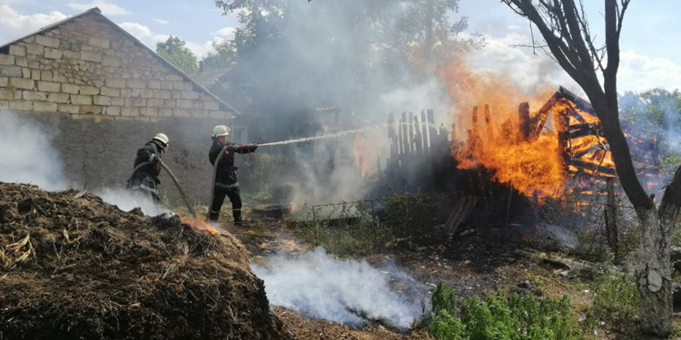 За сутки спасателям Николаевской области пришлось погасить 10 пожаров (ФОТО)