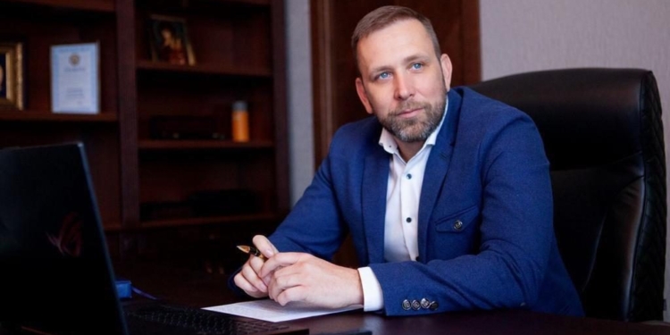 Батальон успешных жен: супруга главного таможенника Николаевщины обладает талантом дешево покупать очень дорогие вещи