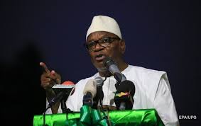 Президент Мали ушел в отставку и распустил парламент в результате военного мятежа 1