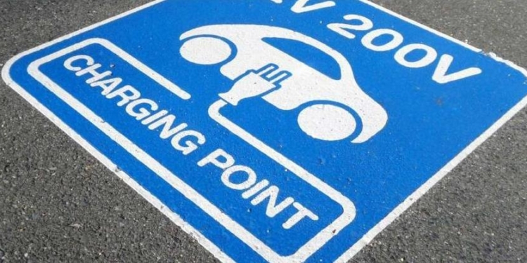 Французский Аппи – первый населенный пункт в мире, где все жители пересели на электромобили