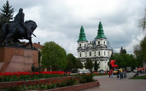 Тернополь не согласен с включением в «красную» зону: депутаты соберут сессию, а предприятия продолжат работать в обычном режиме