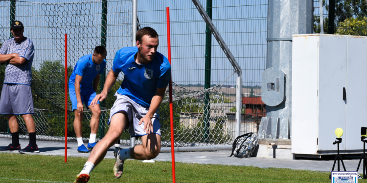 Николаевские футболисты успешно прошли электронное педагогическое тестирование (ФОТО)
