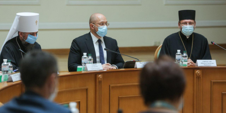 На первых уроках в школах надо говорить о COVID-19 – Премьер-министр