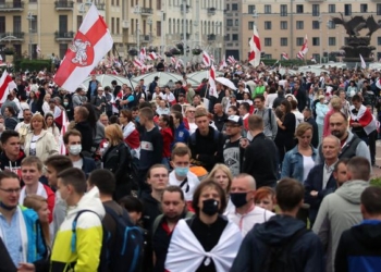 Масштабный митинг в Минске: собралось более 100 тысяч человек (ВИДЕО)