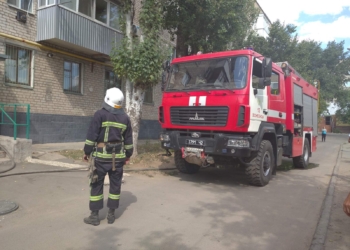 В Вознесенске курильщик «поджег» свой балкон, а справляться с пожаром уже пришлось спасателям (ФОТО)