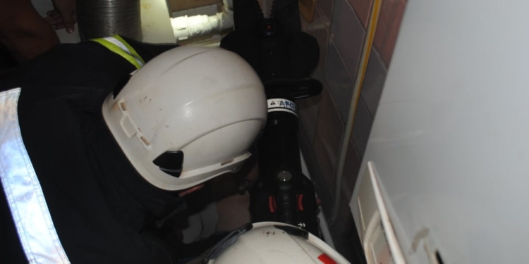 В Николаеве спасатели вызволили пожилого мужчину, ставшего «пленником» отопительного котла (ФОТО)