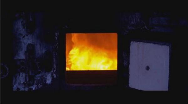 «В крематории жарче, чем в маске»: в Испании запустили социальную рекламу для молодежи (ВИДЕО) 1