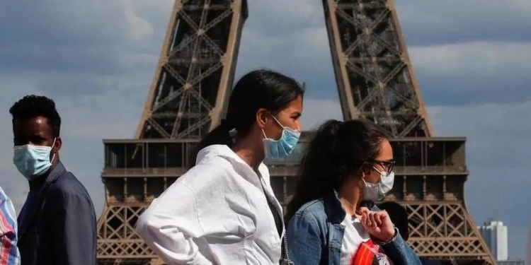 Французская экономика не досчиталась от 30 до 40 млрд евро из-за не приехавших этим летом в страну туристов