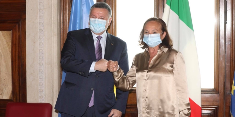 Аваков в Риме попросил противостоять “представительствам ДНР и ЛНР” (ФОТО)