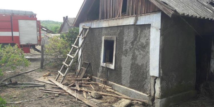 Пожарные Николаевщины спасли от полного выгорания два жилых дома и ряд хозпостроек (ФОТО)