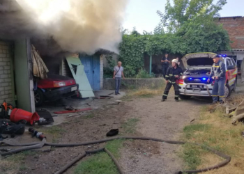 В Первомайске горел гараж – причину пока выясняют (ФОТО)