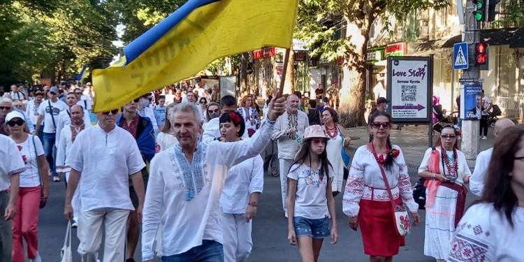 Николаевцы провели марш вышиванок (ФОТО)