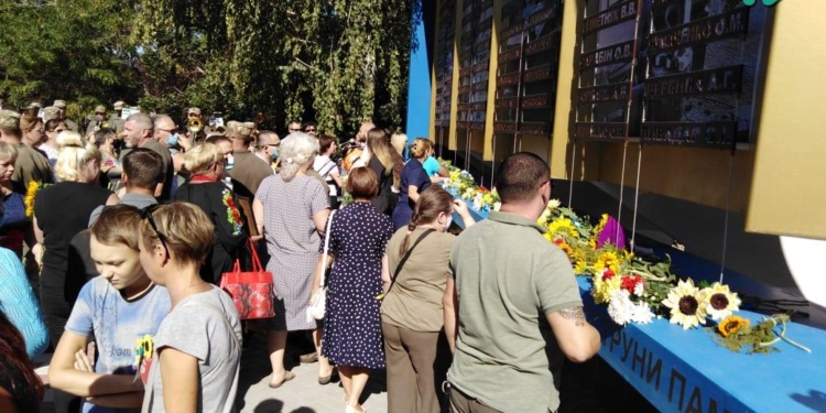 Живые, пока помним: в Николаеве почтили память погибших защитников Украины (ФОТО, ВИДЕО)