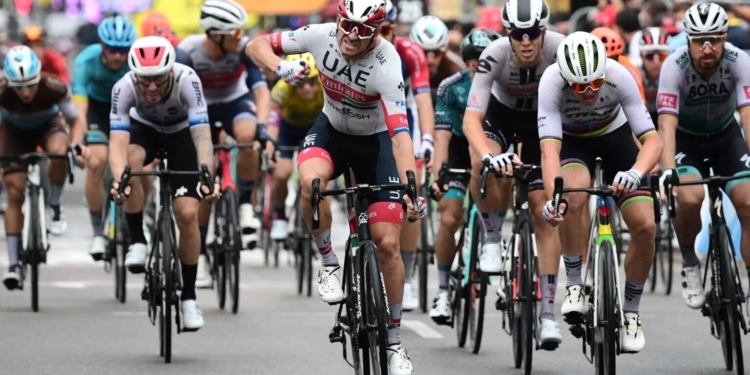 В Ницце стартовала известная велогонка «Тур де Франс» (ФОТО)