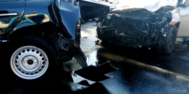 В Николаеве Hyundai на высокой скорости таранил Mercedes: водитель в больнице