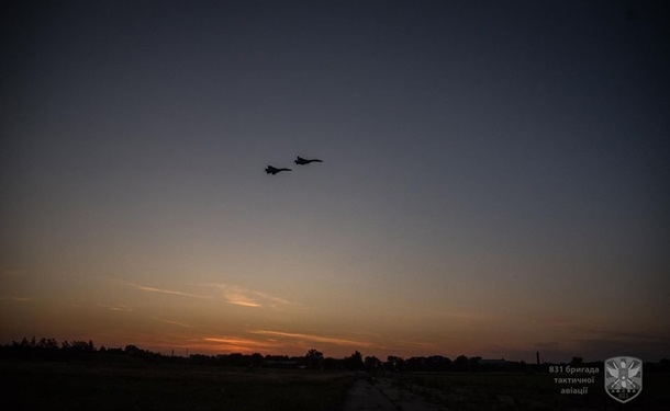 Военные летчики отработали ночные боевые полеты