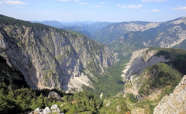 В Швейцарии пронеслась буря, погибли трое туристов