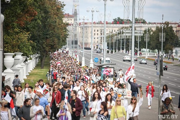 В Минске женщины провели акцию против насилия (ФОТО) 5