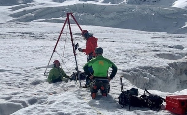 В Альпах туристка провалилась в ледниковое ущелье