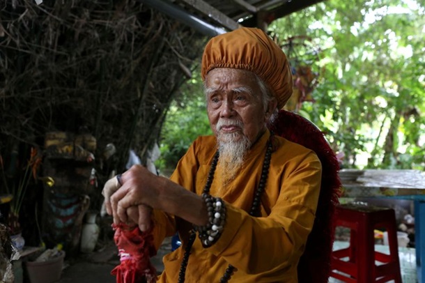 Житель Вьетнама не стригся 80 лет. Посмотрите, что получилось (ФОТО, ВИДЕО) 5