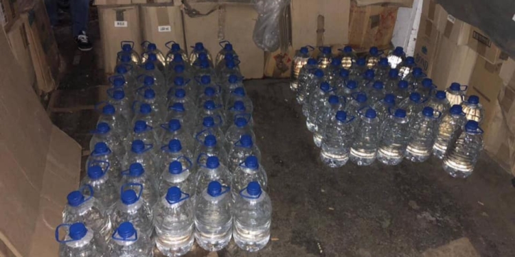 В Николаеве объявили о подозрении четырем дельцам, которые в крупных масштабах бодяжили водку и коньяк в гаражах (ФОТО)