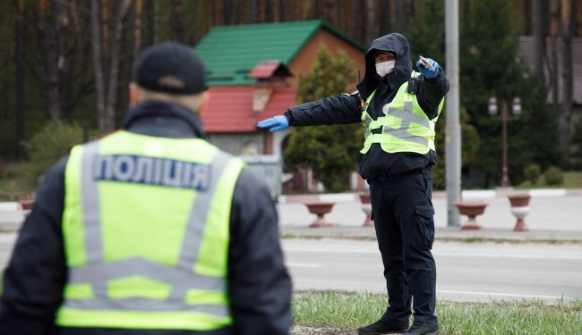 В центре Киева мужчина с бомбой захватил отделение банка (ВИДЕО)