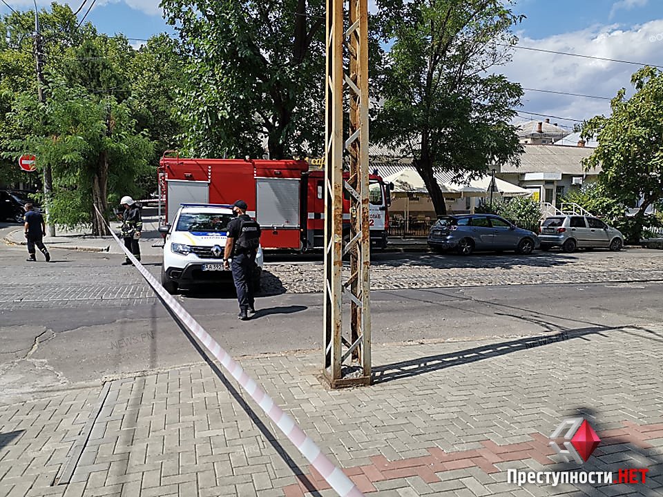 В Николаеве мужчина заявил, что заминировал салон рядом с управлением полиции 1