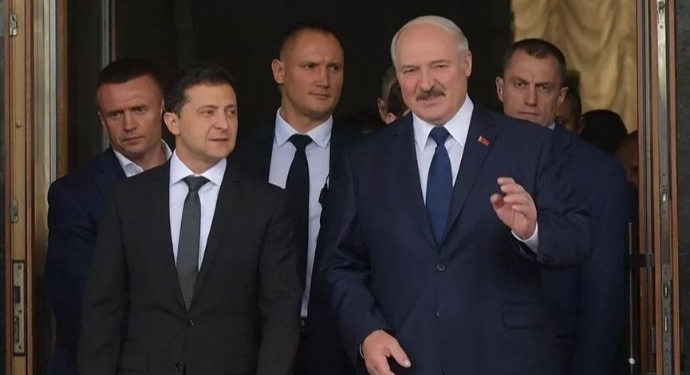 Контакты с Беларусью поставлены на паузу – Кулеба