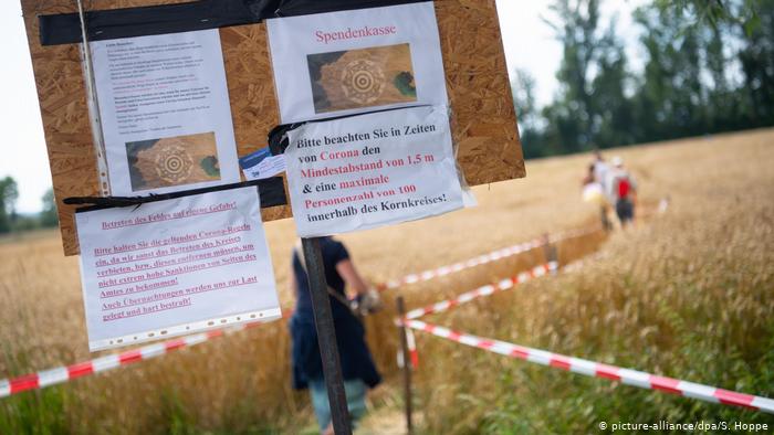 Круг на пшеничном поле в Баварии притягивает любителей эзотерики (ФОТО) 3