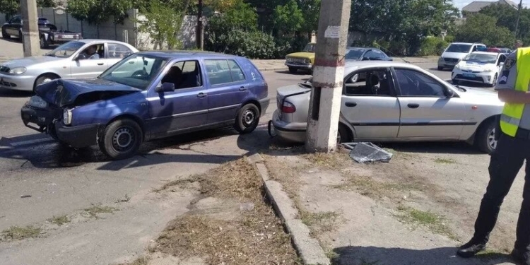 На выезде из Николаева в аварии пострадали 7 человек, из них – трое детей (ФОТО)