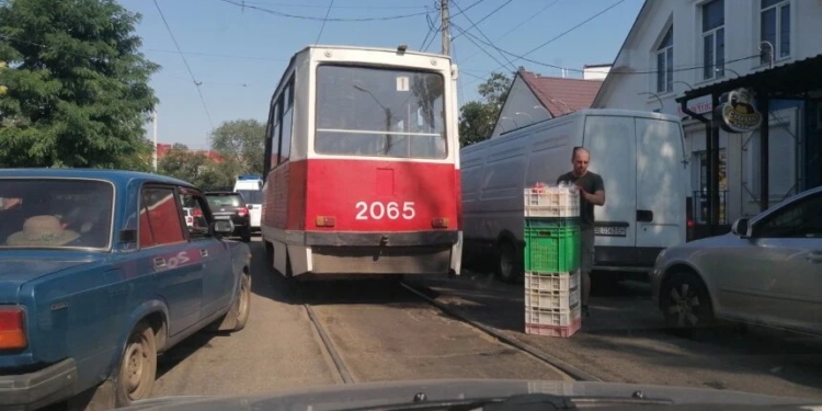 На Варваровском и Ингульском мостах в Николаеве снова растянулись пробки (ФОТО, ВИДЕО)