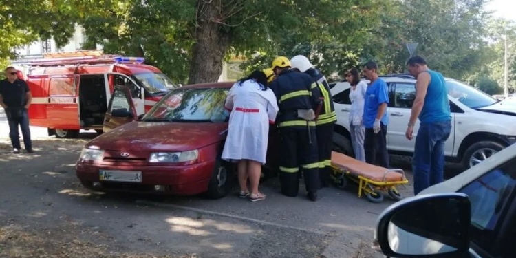 В центре Николаева авария – пострадали двое детей и водитель (ФОТО)