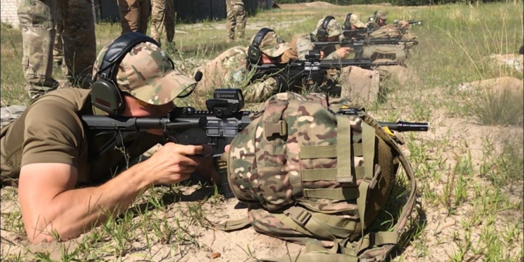 Пограничный спецназ вооружили штурмовыми винтовками украинского производства