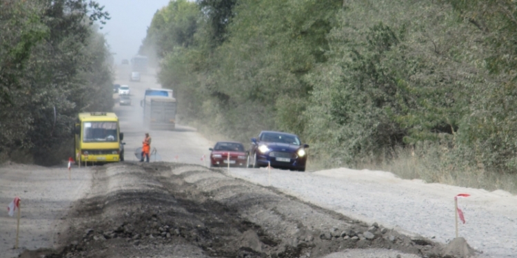 «Историческое событие»: начался ремонт автодороги Н-11 «Днепр-Николаев» у Казанки (ФОТО)