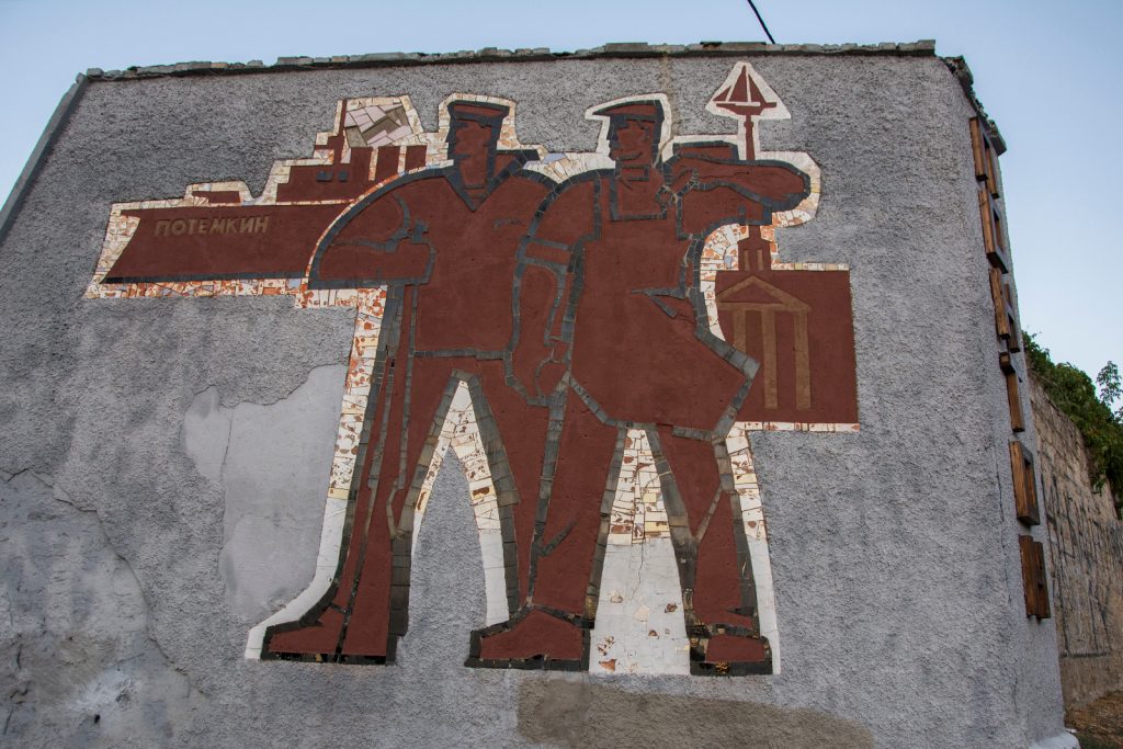 В Николаеве отреставрировали мозаику на стене судостроительного завода (ФОТО) 13