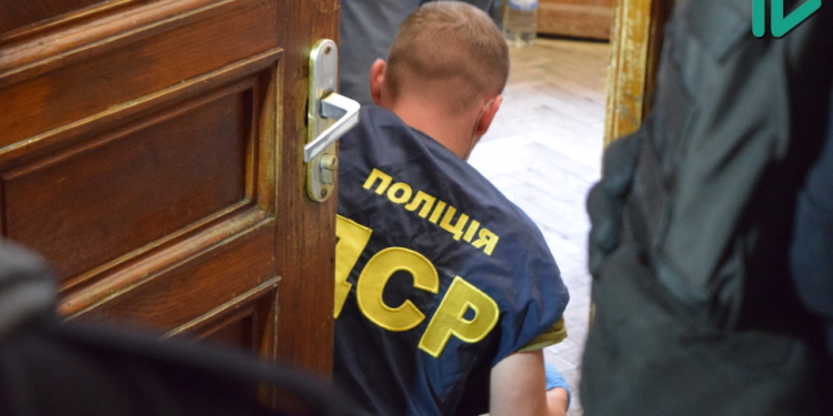 В управлении архитектуры Николаевского горсовета обыск (ФОТО, ВИДЕО)